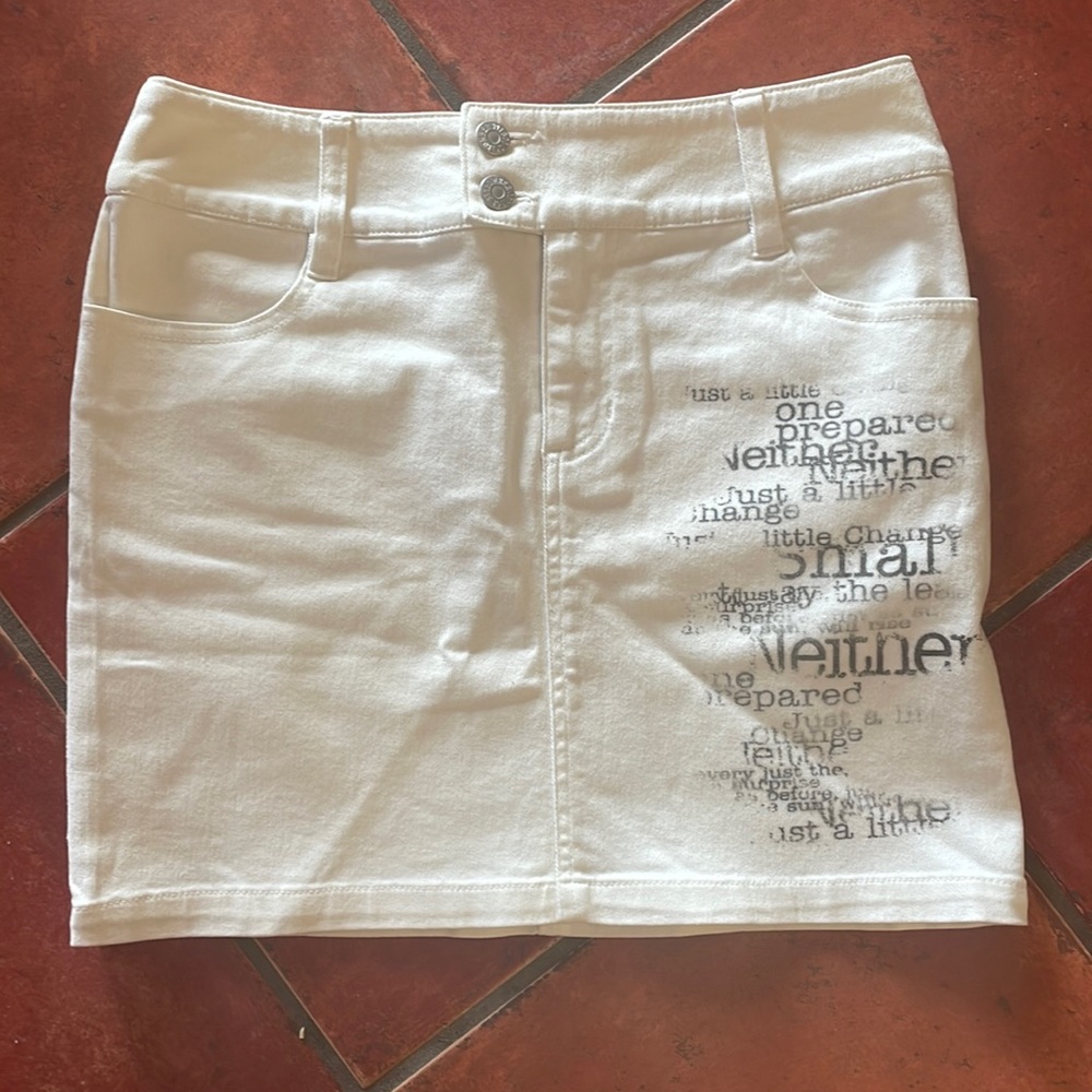 SKYROMBER stretch denim short skirt with‎ fun graphics! Sz sm